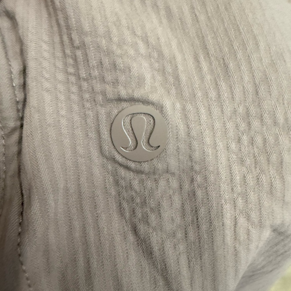 Lululemon tan cargo